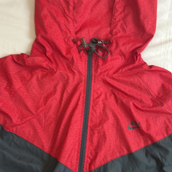 Nike Full Zip Hooded Windbreaker Jacket RN#56323 - Picture 4 of 4